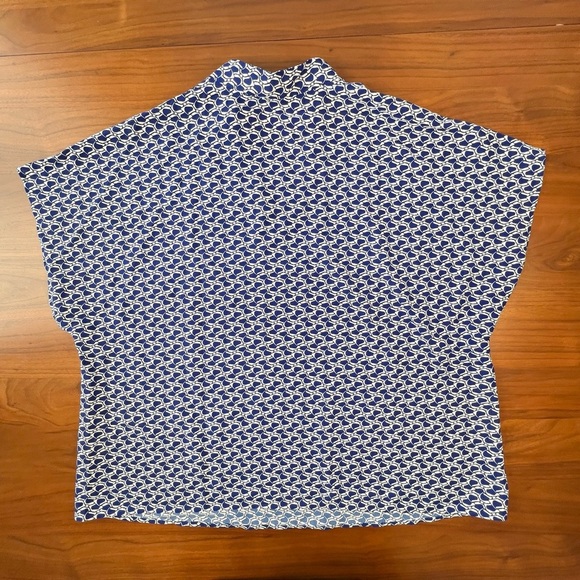 SHEIN Curve Blue & White Geometric Print Blouse – Size 4XL - Picture 5 of 10
